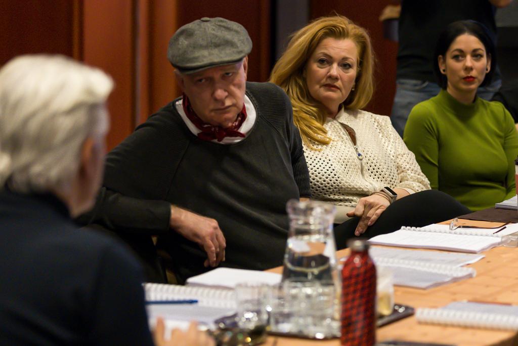 Alföldi Róbert rendezi a Szegedi Nemzeti új ősbemutatóját 2 Alföldi Róbert rendezi a Szegedi Nemzeti új ősbemutatóját 2