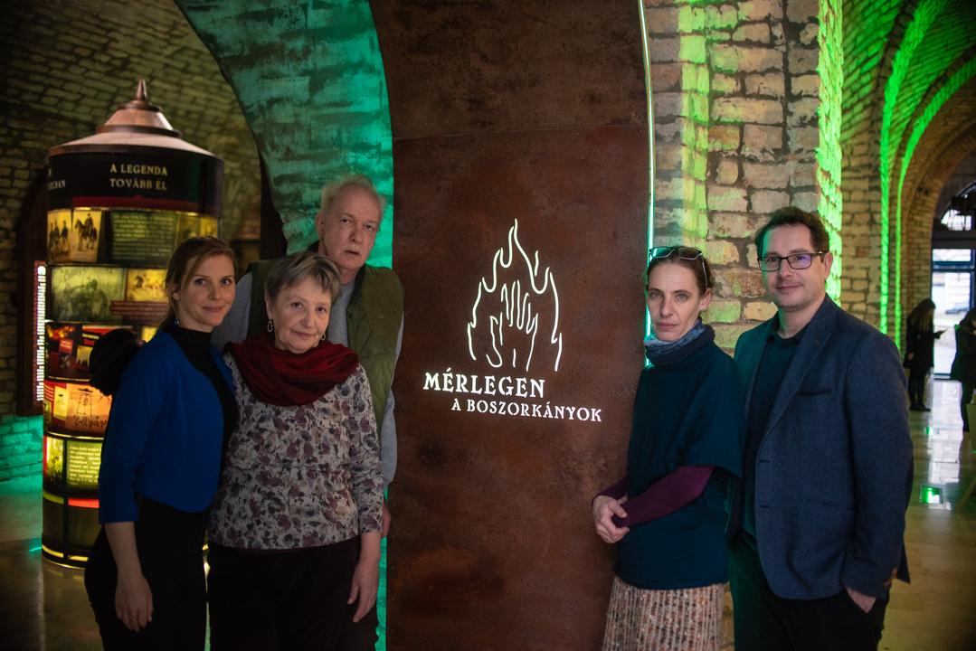 Barnák az ördöggel szerződött, Menczel Andrea seprűn lovagolt, Jakab Tamás pedig kiszopta a szőlőtőkéből a bort: egyikük sem kerülte el a máglyát 1 Barnák az ördöggel szerződött, Menczel Andrea seprűn lovagolt, Jakab Tamás pedig kiszopta a szőlőtőkéből a bort: egyikük sem kerülte el a máglyát 1