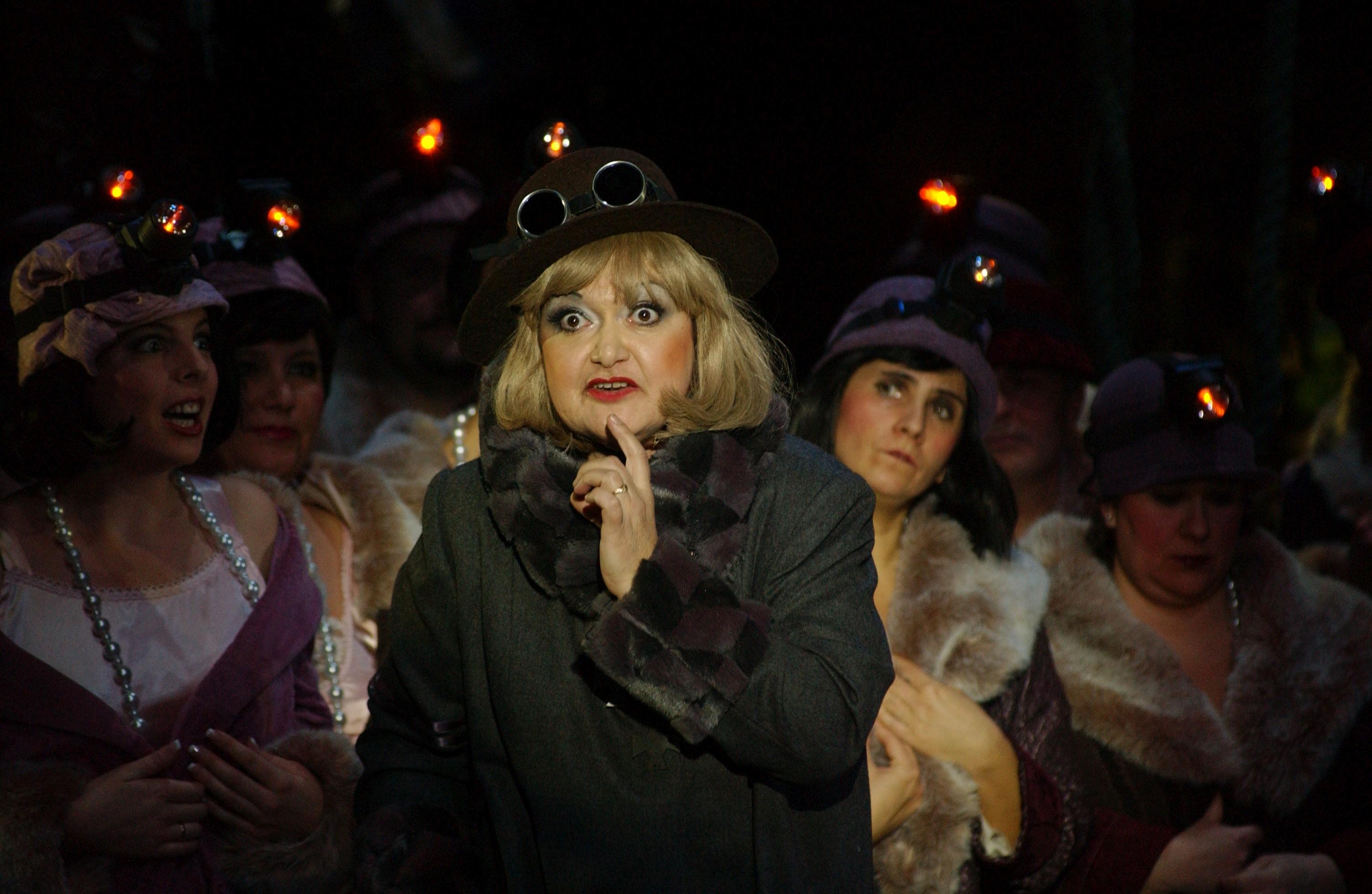 Elhunyt Szonda Éva operaénekesnő, a Szegedi Nemzeti Színház Örökös tagja 4 Elhunyt Szonda Éva operaénekesnő, a Szegedi Nemzeti Színház Örökös tagja 4