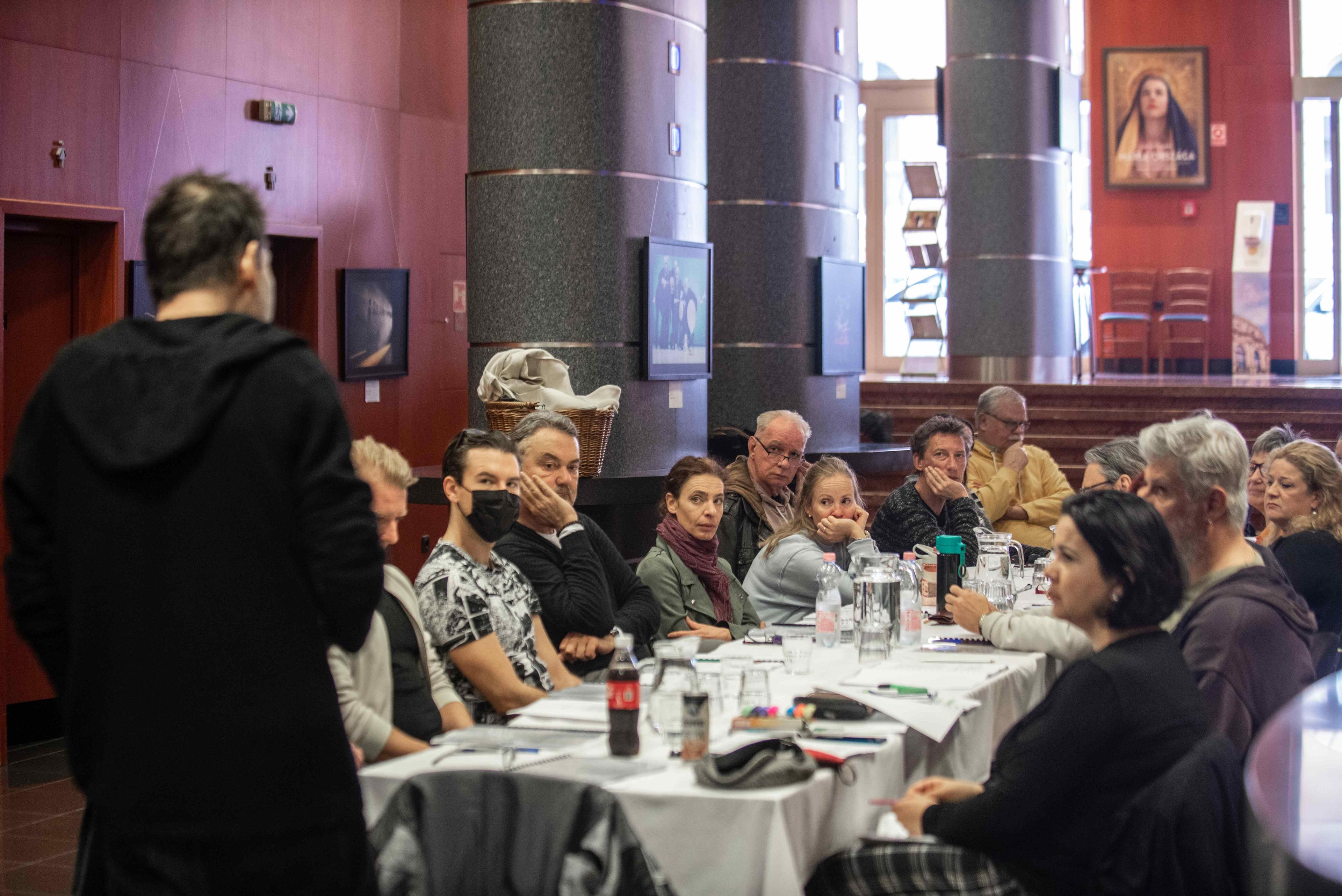Élve égetik a boszorkányokat a Szegedi Nemzeti Színházban hír képe Élve égetik a boszorkányokat a Szegedi Nemzeti Színházban hír képe