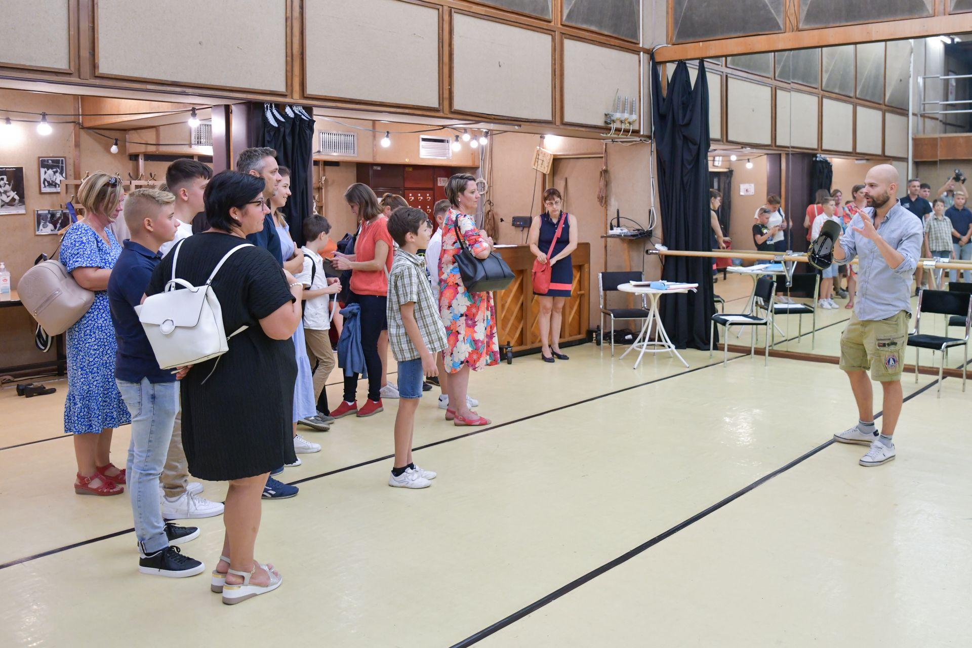 Gyerekszereplőt keres a Szegedi Nemzeti Színház: vagányok előnyben hír képe Gyerekszereplőt keres a Szegedi Nemzeti Színház: vagányok előnyben hír képe