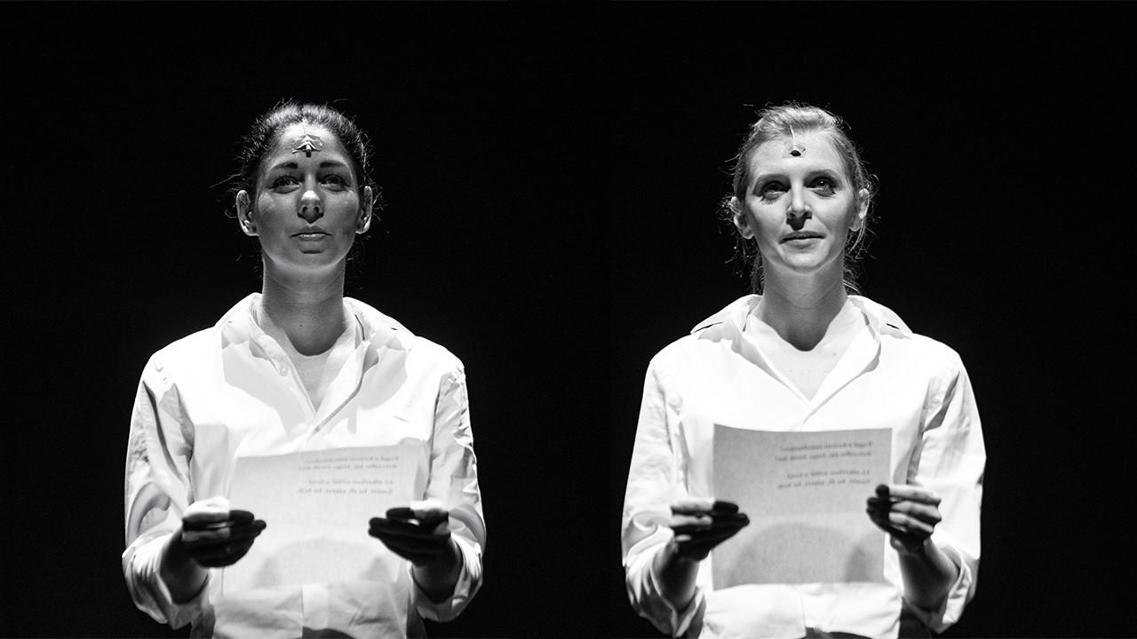 Horgas Ádám interaktív színházában a néző sem ülhet a babérjain: a kollektív katarzis esete Fehér Évával hír képe Horgas Ádám interaktív színházában a néző sem ülhet a babérjain: a kollektív katarzis esete Fehér Évával hír képe