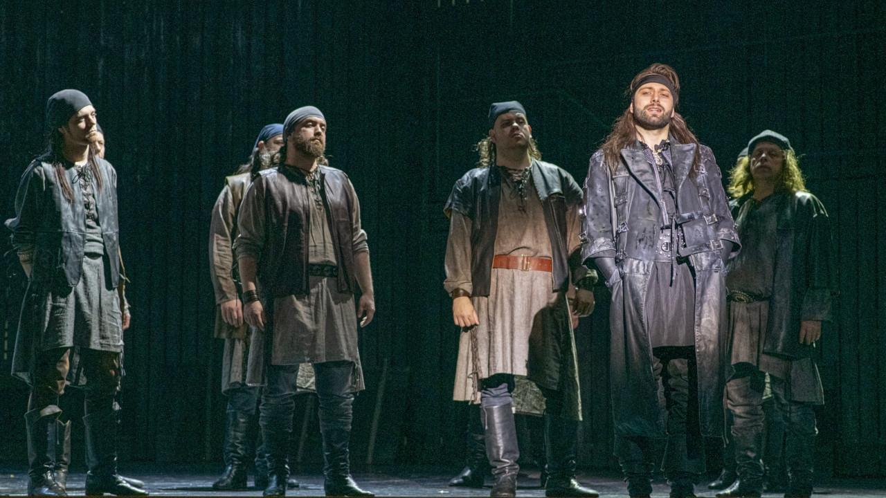 Kalózok és rabnők szerelmi drámája elevenedik meg Verdi alig ismert operájában hír képe Kalózok és rabnők szerelmi drámája elevenedik meg Verdi alig ismert operájában hír képe