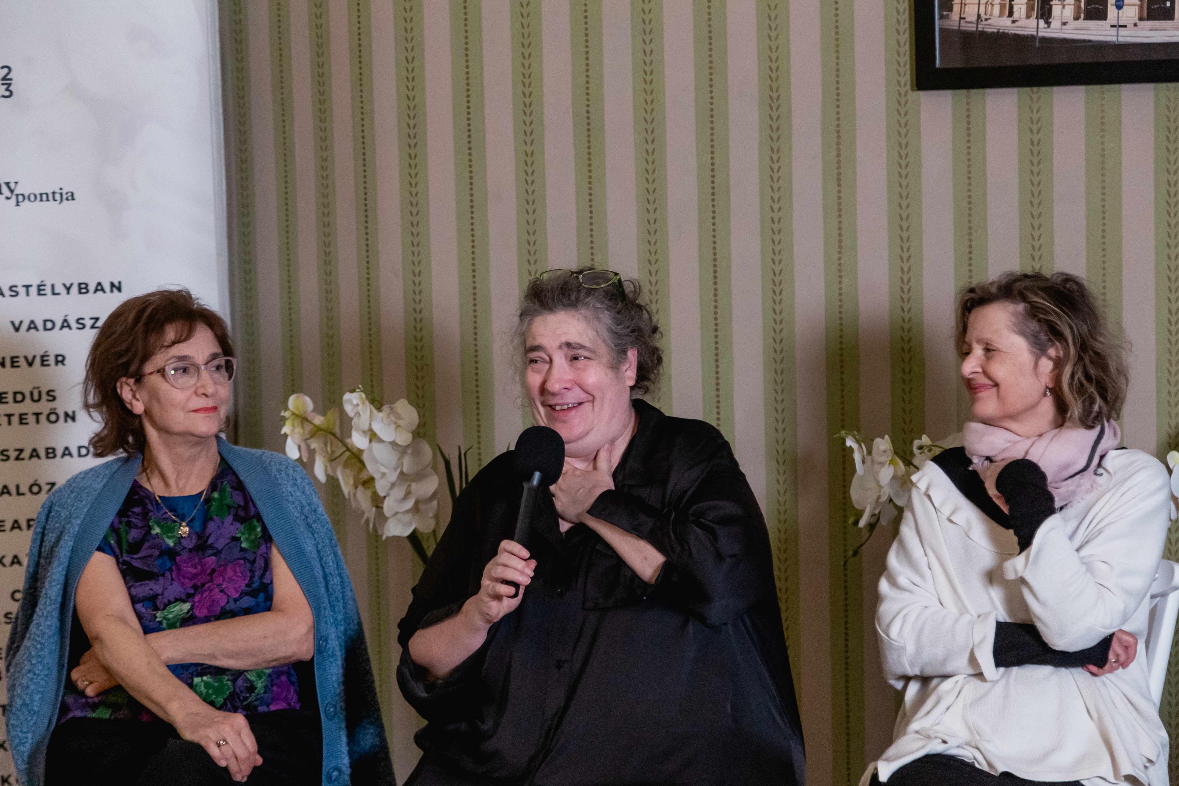 Közönségtalálkozó a Reök-palotában: Macskajáték, avagy miért lehet baj abból, ha esténként átnyávogunk a szomszédba 4 Közönségtalálkozó a Reök-palotában: Macskajáték, avagy miért lehet baj abból, ha esténként átnyávogunk a szomszédba 4