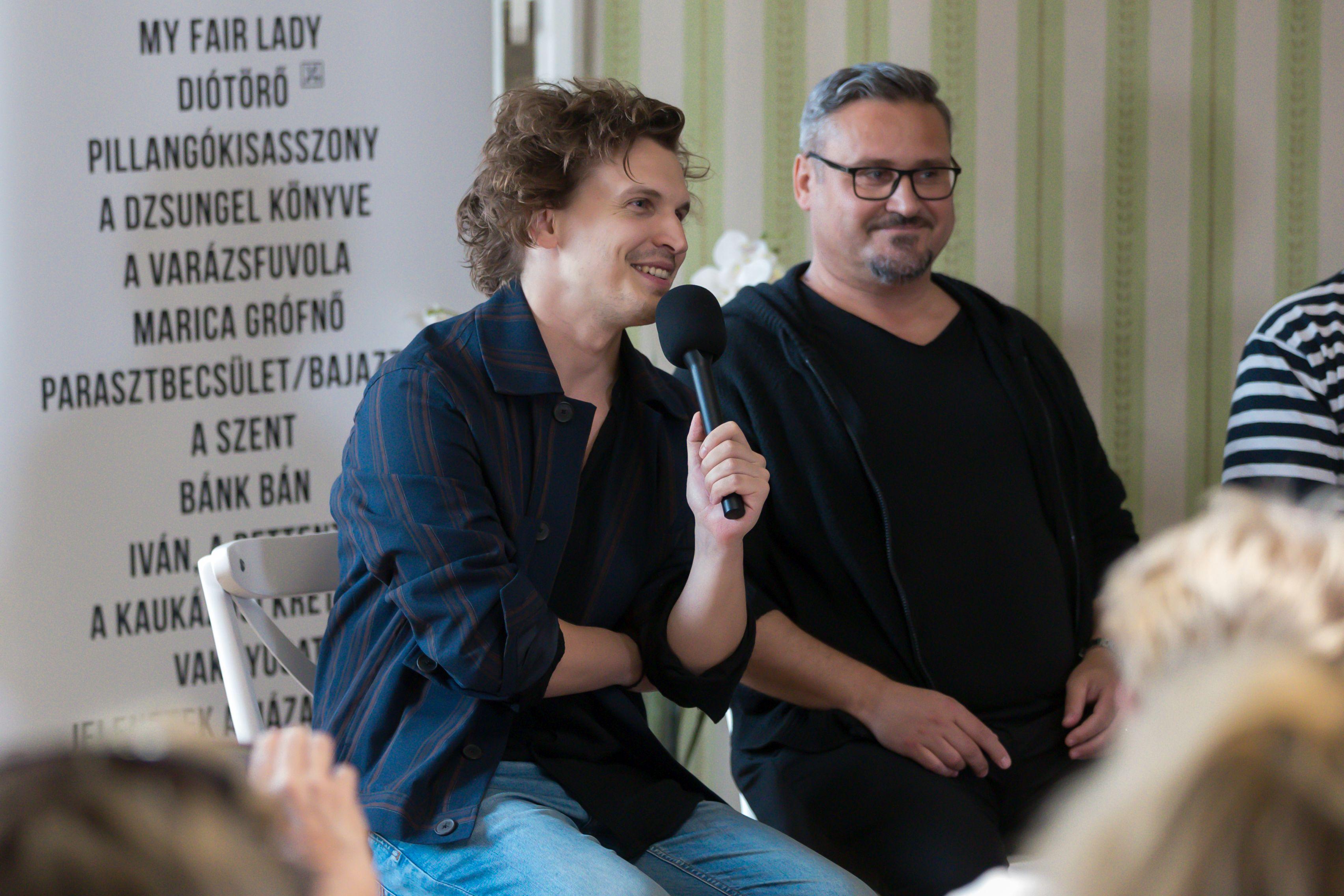 Közönségtalálkozó: Bulgakov hatalmaskodó kisembere és kicsinyeskedő uralkodója együtt elevenedik meg a Kisszínházban 4 Közönségtalálkozó: Bulgakov hatalmaskodó kisembere és kicsinyeskedő uralkodója együtt elevenedik meg a Kisszínházban 4