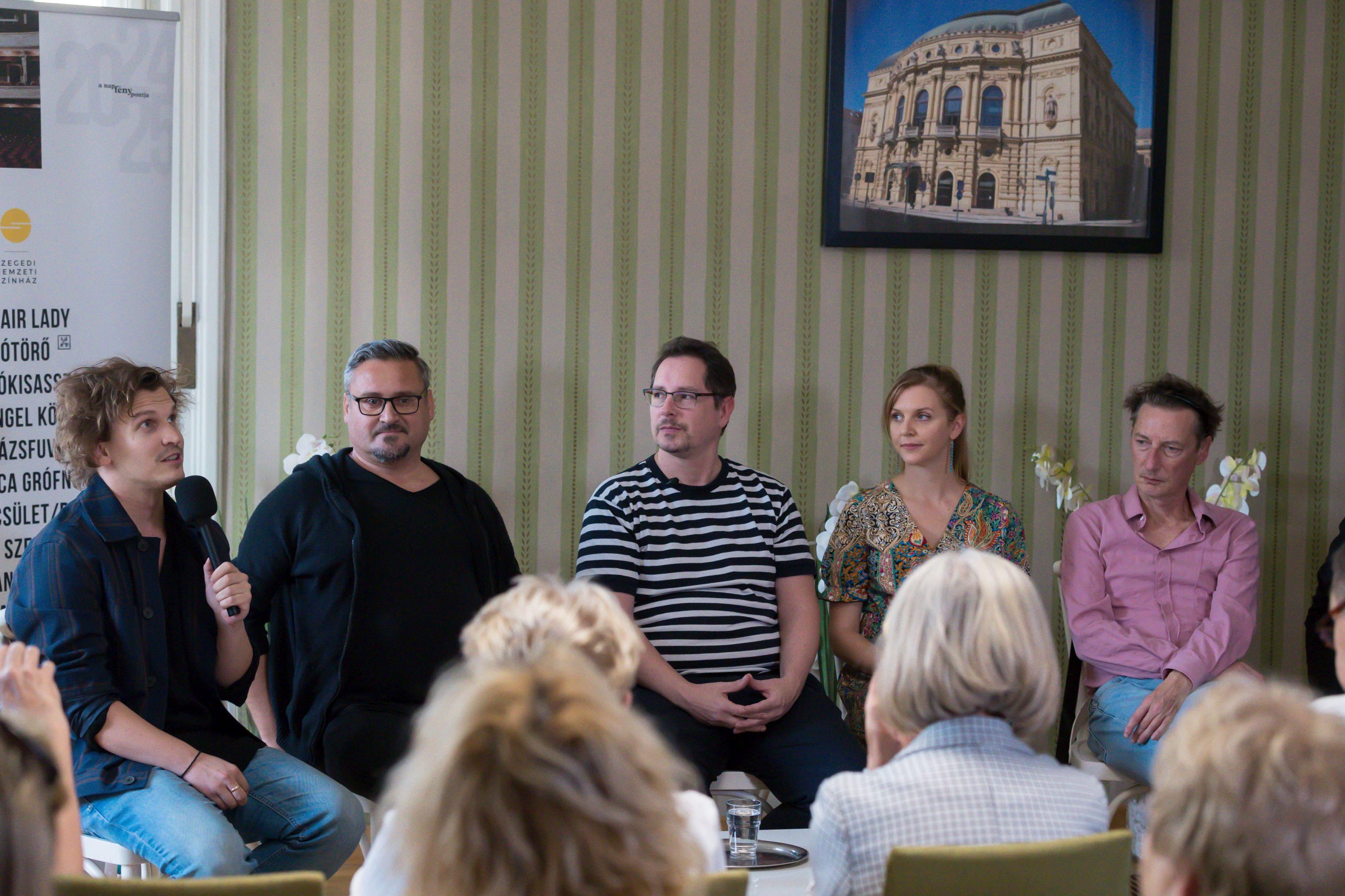 Közönségtalálkozó: Bulgakov hatalmaskodó kisembere és kicsinyeskedő uralkodója együtt elevenedik meg a Kisszínházban 1 Közönségtalálkozó: Bulgakov hatalmaskodó kisembere és kicsinyeskedő uralkodója együtt elevenedik meg a Kisszínházban 1