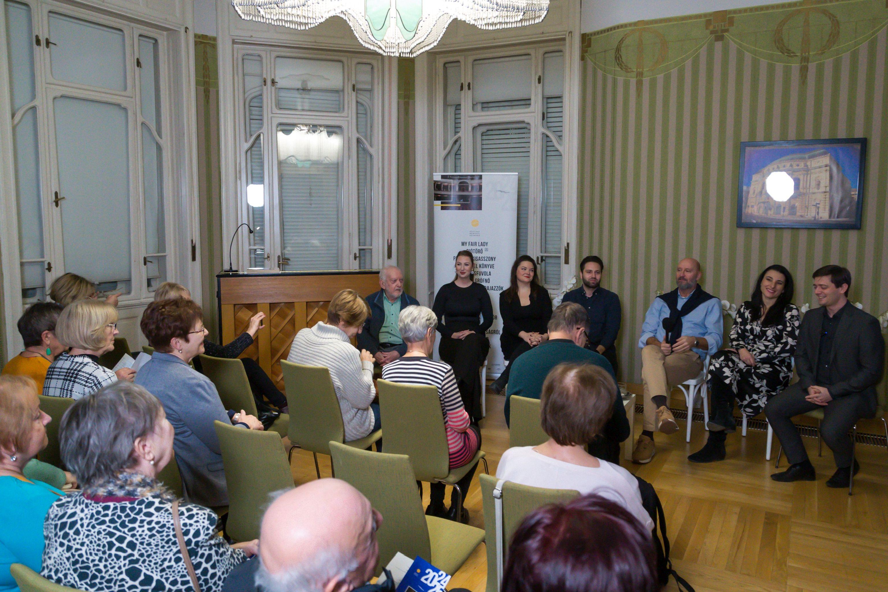 Közönségtalálkozó: Pinkerton sorhajóhadnagy és Cso-cso-szán szerelmének kegyetlen történetéről meséltek a Reök-palotában 1 Közönségtalálkozó: Pinkerton sorhajóhadnagy és Cso-cso-szán szerelmének kegyetlen történetéről meséltek a Reök-palotában 1