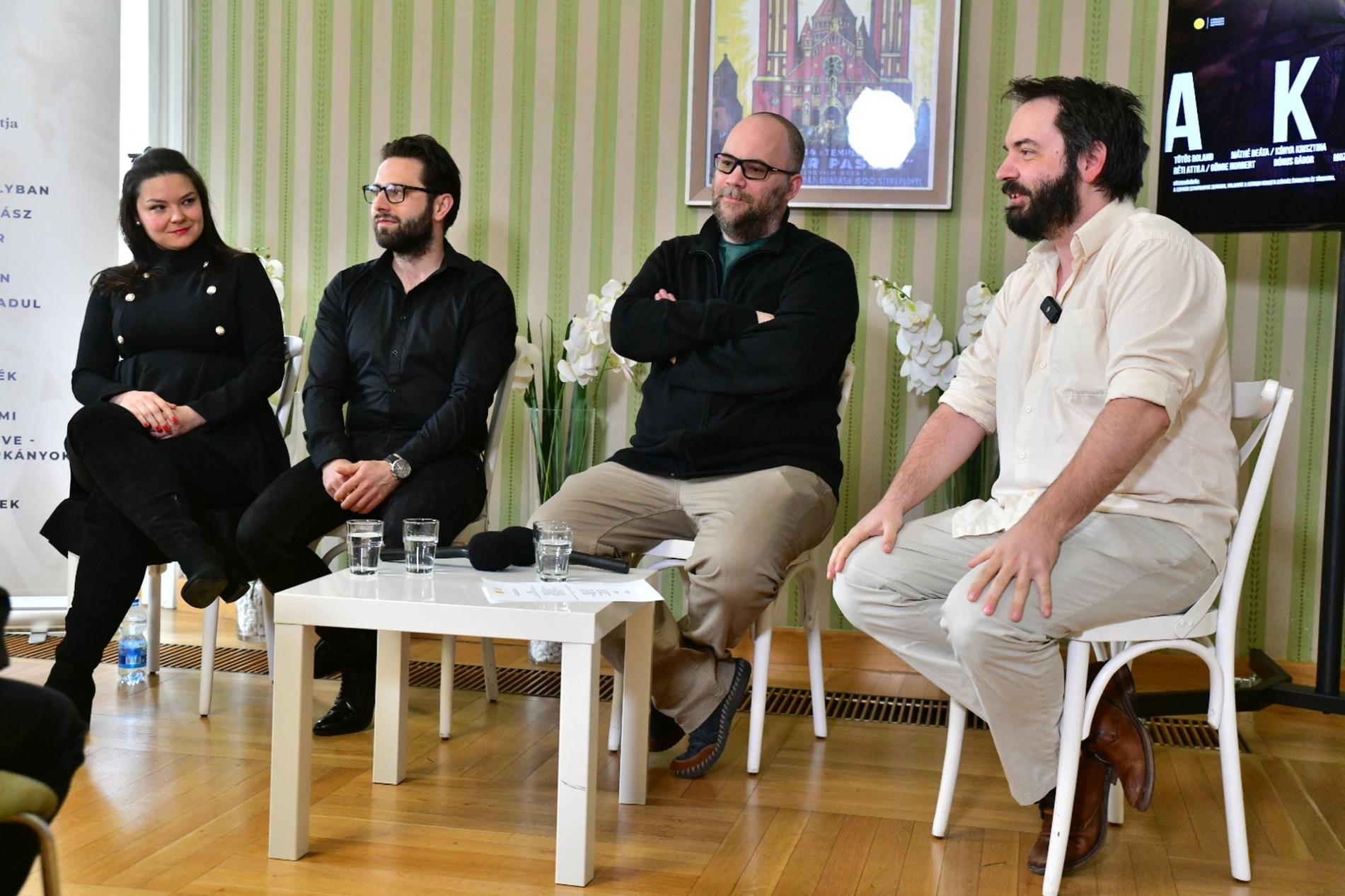 Közönségtalálkozón mutatkozott be a tisztességes, de boldogtalan kalózvezér hír képe Közönségtalálkozón mutatkozott be a tisztességes, de boldogtalan kalózvezér hír képe