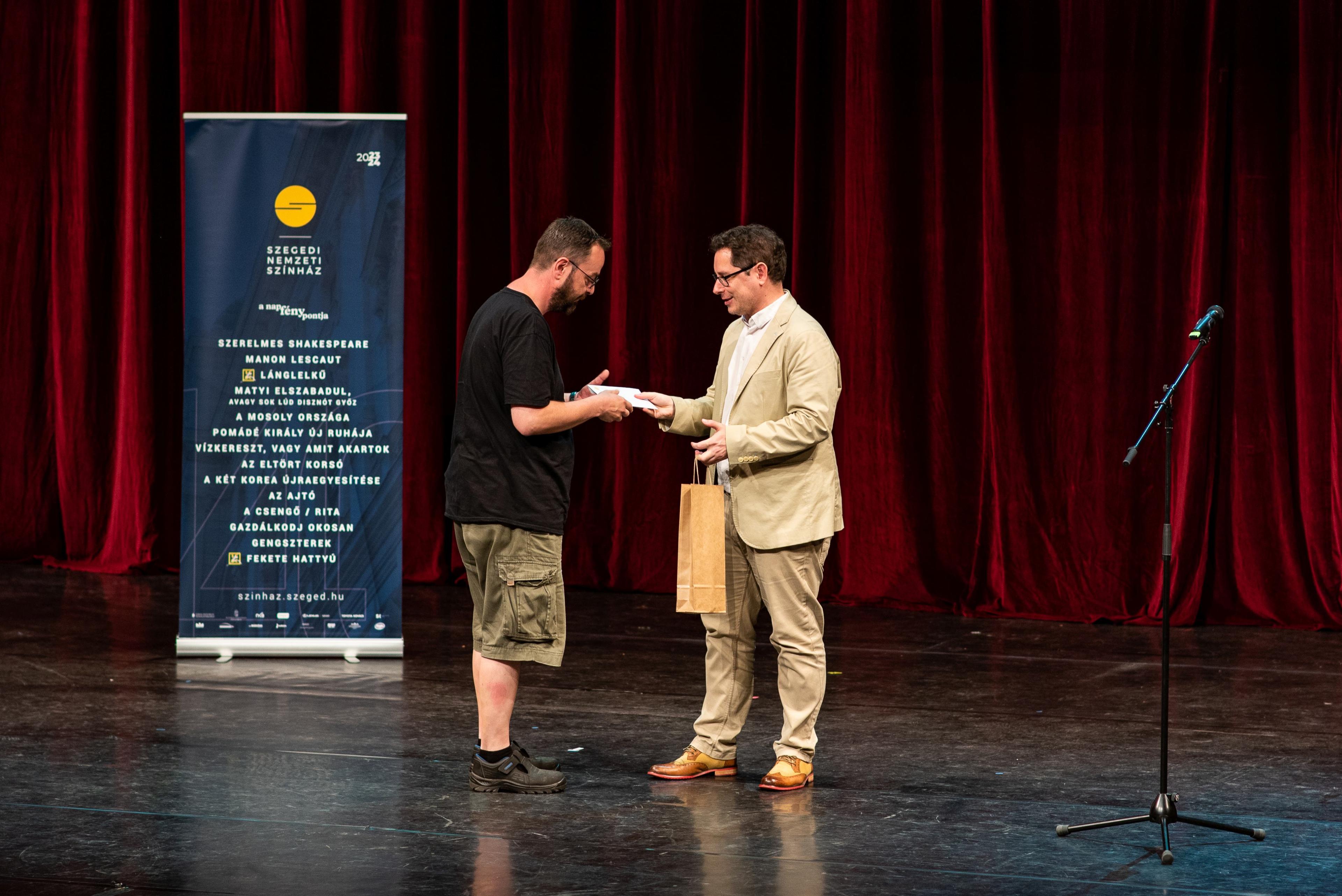 Lezárta idei – rendhagyó – évadát a Szegedi Nemzeti Színház fotógaléria képe 4 Lezárta idei – rendhagyó – évadát a Szegedi Nemzeti Színház fotógaléria képe 4