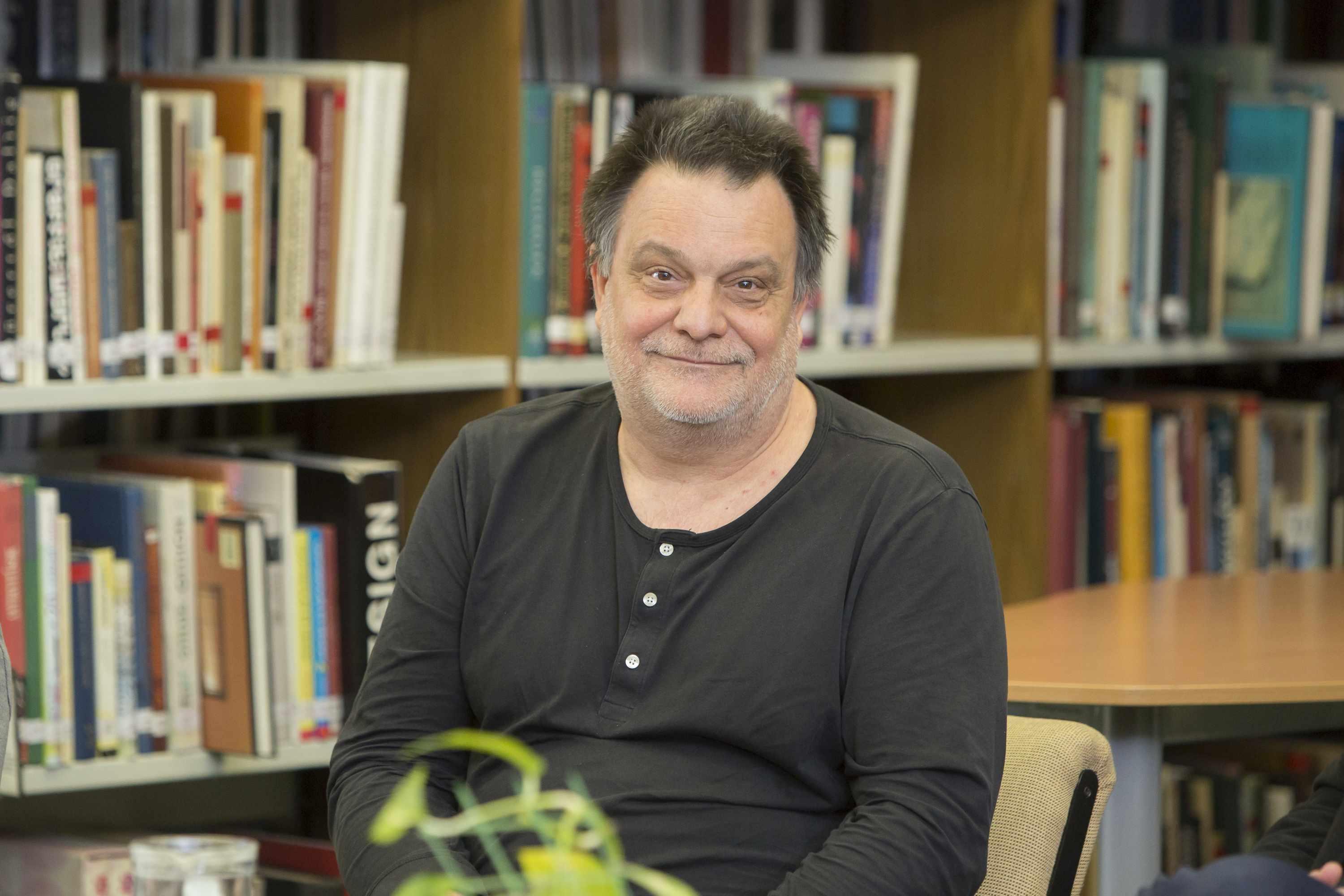 Máglyahalál a Monty Python stílusában – beszélgetés Mohácsi János rendezővel a szegedi Johannáról hír képe Máglyahalál a Monty Python stílusában – beszélgetés Mohácsi János rendezővel a szegedi Johannáról hír képe