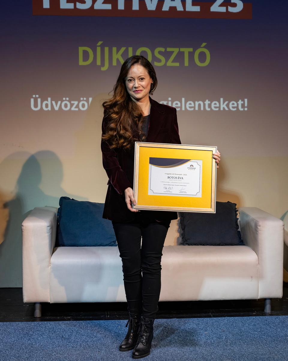 Mária országa a mennybe ment: díjeső hullott a szegedi produkcióra az eSzínház Fesztiválon fotógaléria képe 4 Mária országa a mennybe ment: díjeső hullott a szegedi produkcióra az eSzínház Fesztiválon fotógaléria képe 4