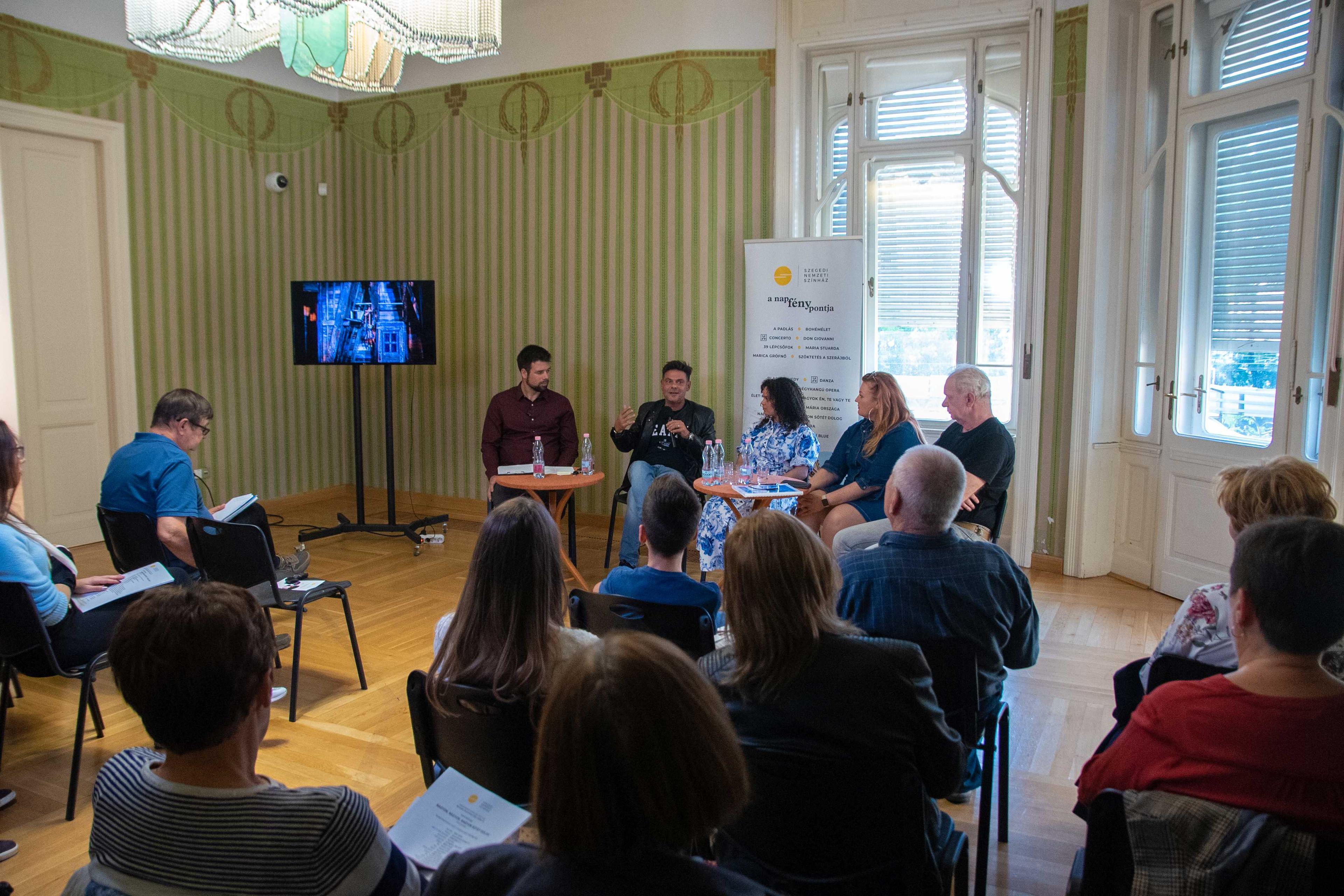 Martin McDonagh fekete komédiája nyitja a kisszínházi évadot: asszociatív játék a rasszizmusról és a kizsákmányolásról 2 Martin McDonagh fekete komédiája nyitja a kisszínházi évadot: asszociatív játék a rasszizmusról és a kizsákmányolásról 2