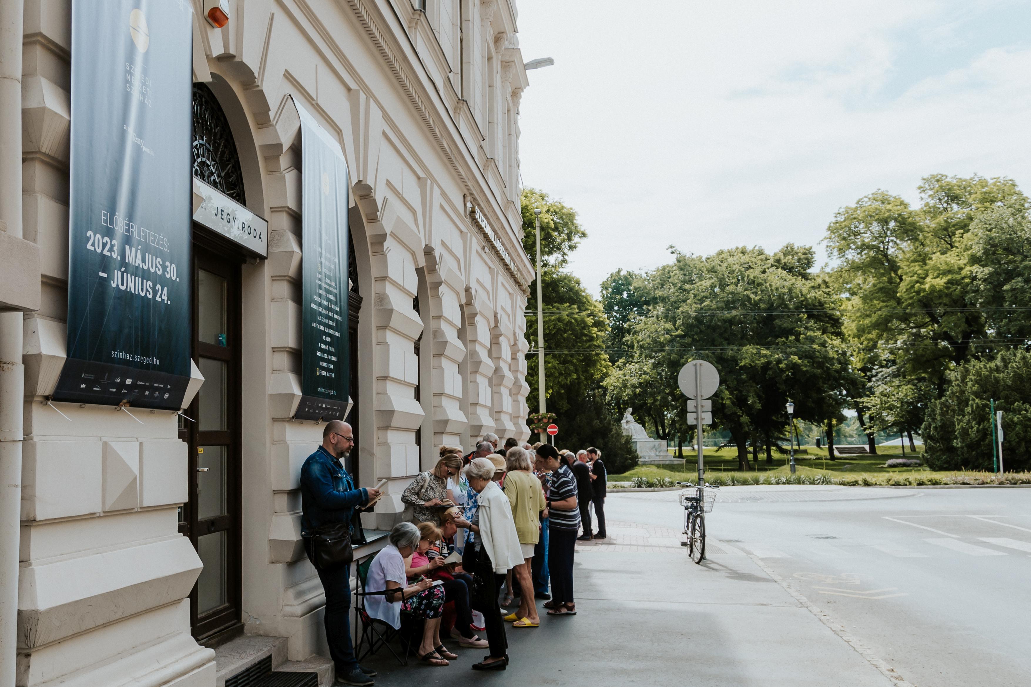 Megkezdődött az előbérletezés 3 Megkezdődött az előbérletezés 3