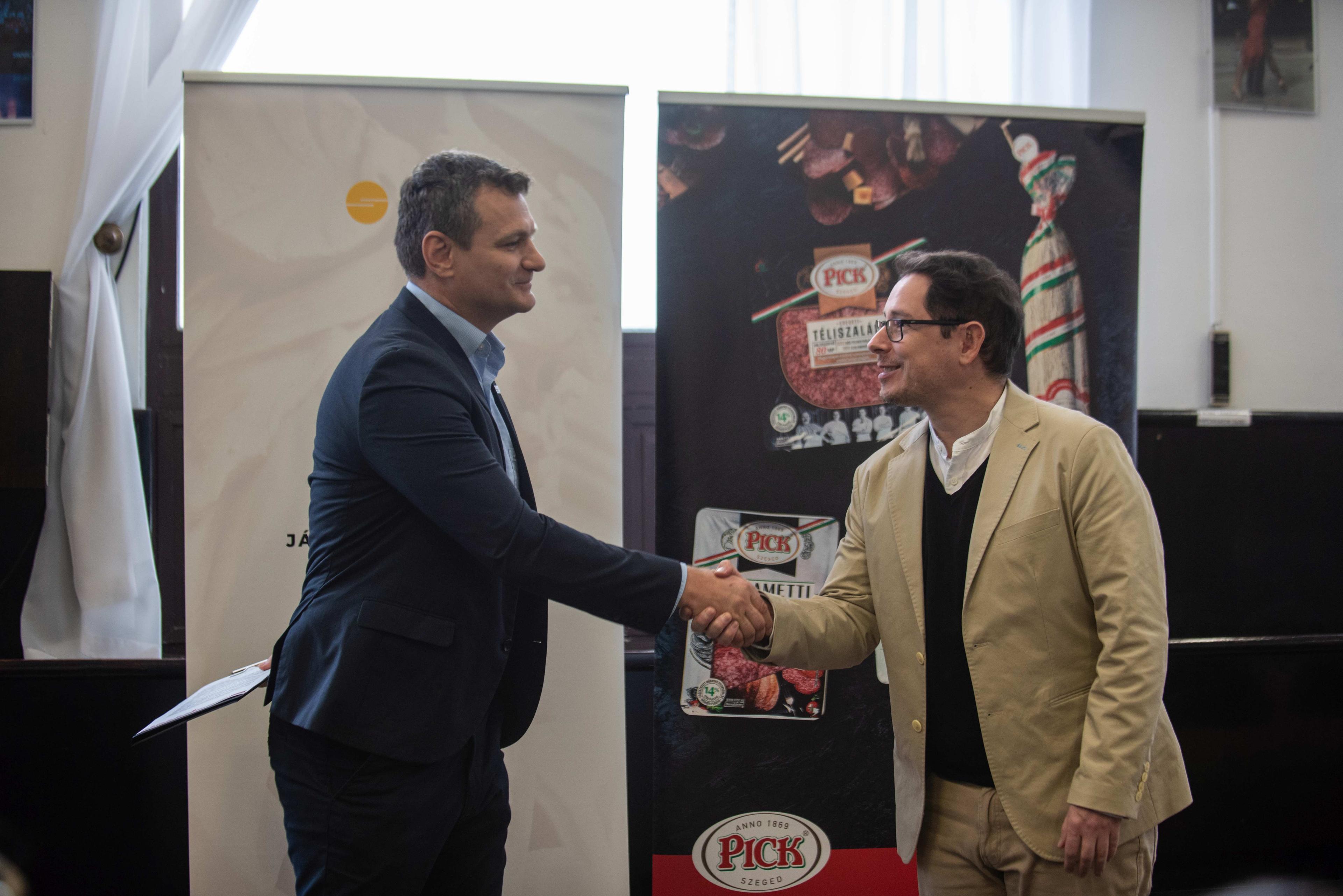 Szeged legerősebb márkái fogtak össze fotógaléria képe 4 Szeged legerősebb márkái fogtak össze fotógaléria képe 4