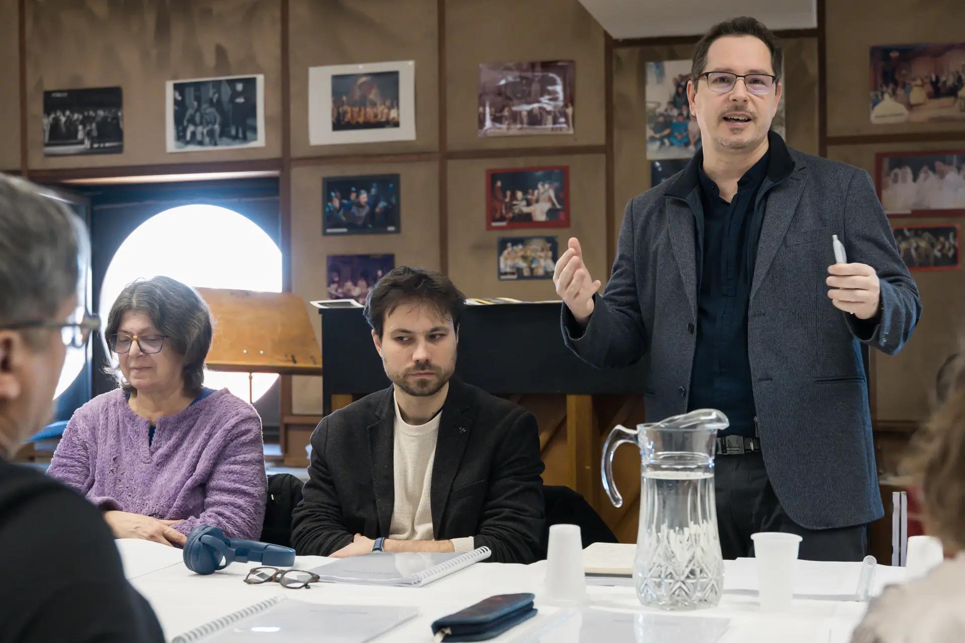 Színre lépnek a Teljesen idegenek 1 Színre lépnek a Teljesen idegenek 1